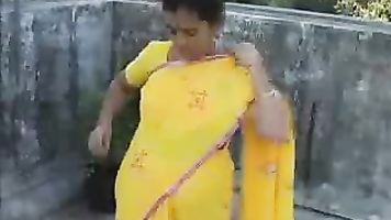 Bhabhi Caught On Roof - Movies.