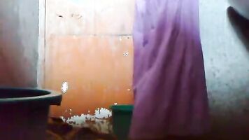 Bangla bhabhi homemade shower.
