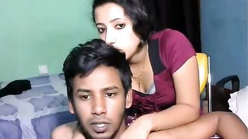 Watch this sexy hot Pakistani babe and enjoy her show with her boyfriend. video2porn2