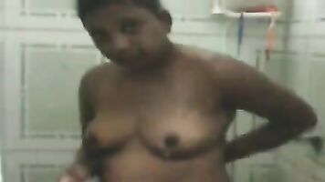 South Indian Bathing Beauty - Movies.