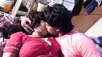 Beautiful aunty make out movie